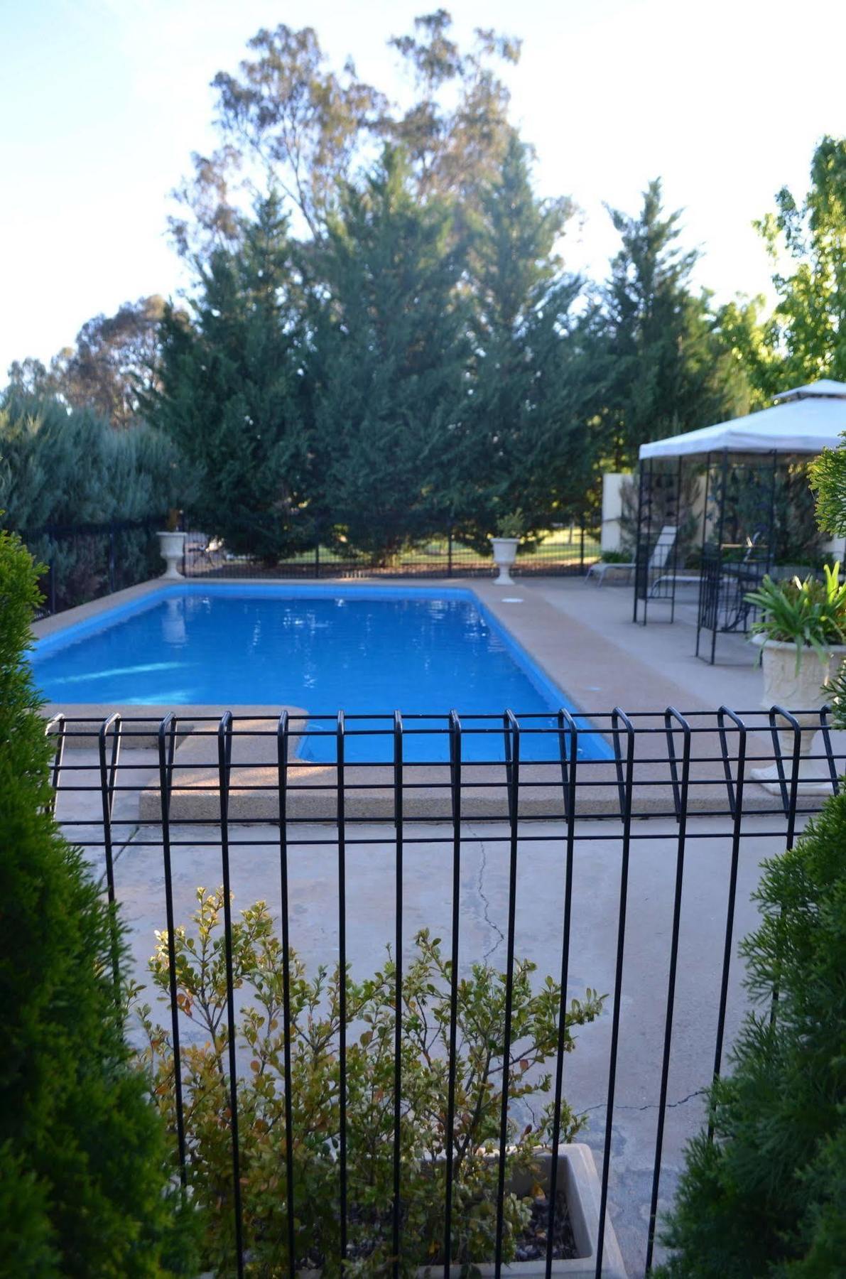 Burringa Garden Motel Wagga Wagga Luaran gambar